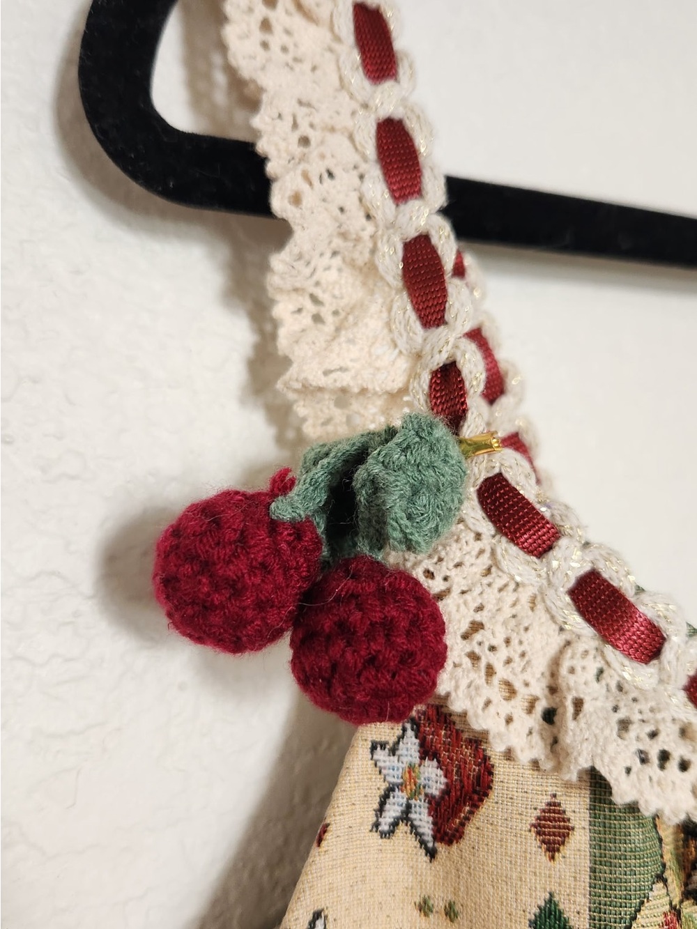 Lacemade Strawberry Tapestry Corset - Picture 4 of 11